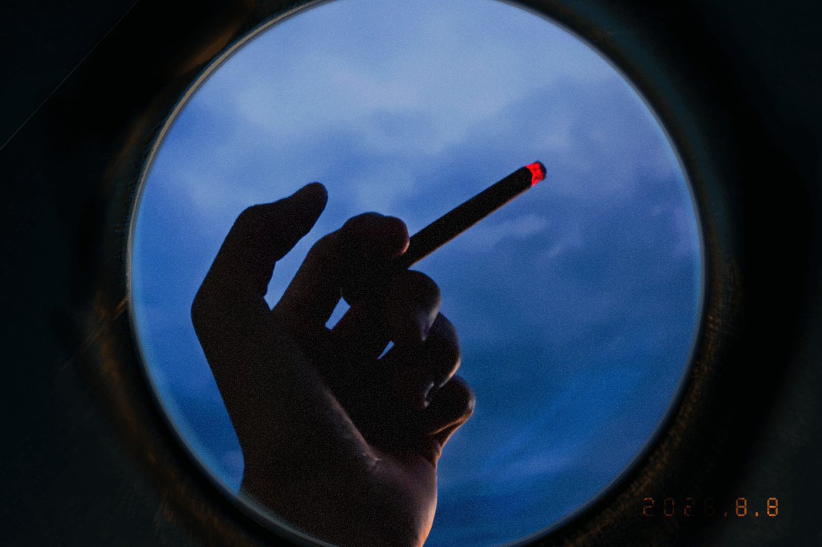 JohnDo_Smoky's tweet photo. 本日の🍹🚬
恒例のお休み詐欺にあったので和梨炭酸のやつでＫ🥃٩( ᐛ )🥃🥃( ᐖ )۶🥃Ｐ‼️ https://t.co/UvER4A8Skj