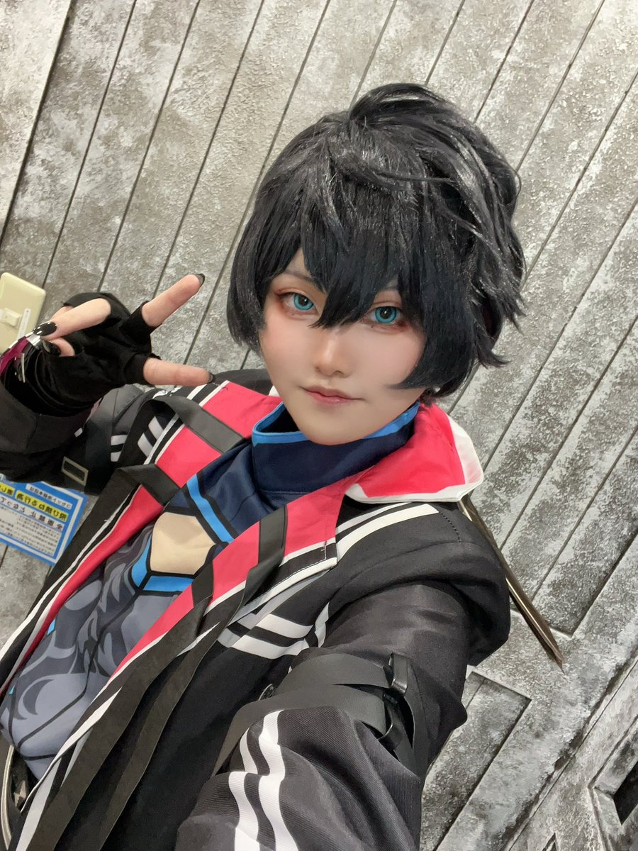 ma_tsuri_cos's tweet photo. ※cos / ジャケット相方から借りました

オフ会楽しかった〜🎶
お写真とか動画沢山撮れて新しいお友達もできてにこにこです😁
2枚目はギターをウクレレのように弾く🗝💸です
 #コセット池袋オフ会 https://t.co/RPnCKDaa6T