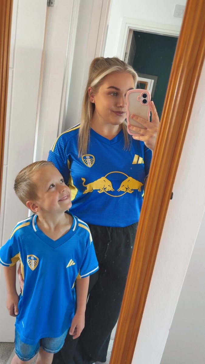 indstagg's tweet photo. Taking the boy to church #lufc https://t.co/dAQIOguyuD
