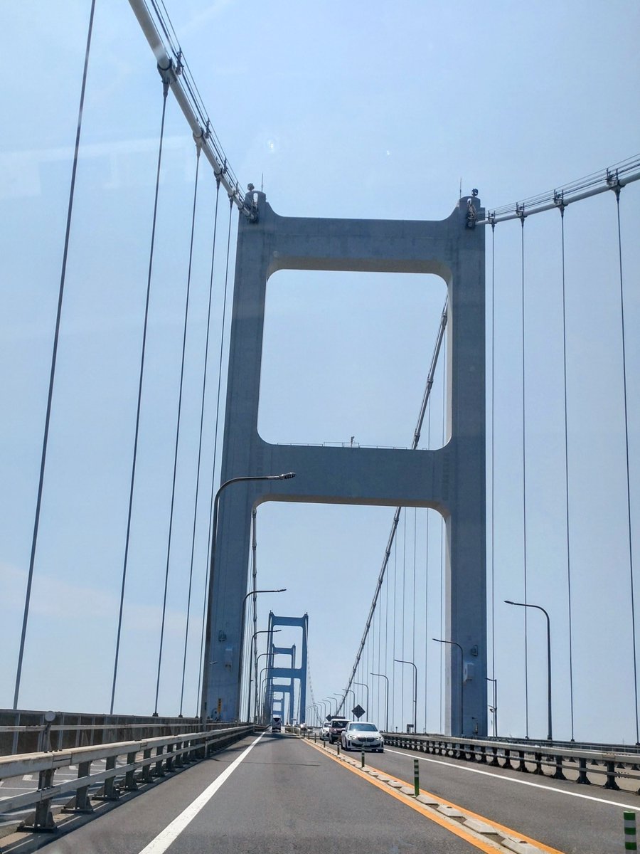 moriharu0's tweet photo. 2026年8月2日(日)

大島から
来島海峡（くるしまかいきょう）大橋を渡り
「来島海峡サービスエリア」へ
しまなみピン撮影

「来島海峡展望館」も
立ち寄って
しまなみ海道旅終了

#しまなみ海道
#来島海峡
#くるしまかいきょう https://t.co/1eCRy5tIp5