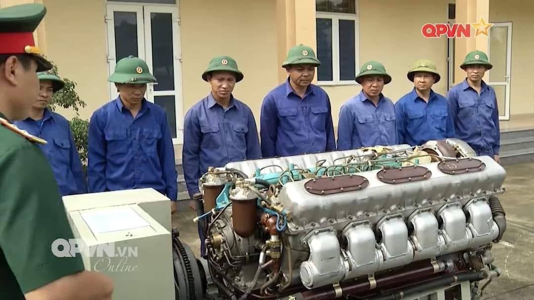 realngudaz's tweet photo. Technical training on T90 engine https://t.co/f23dPsrKCl