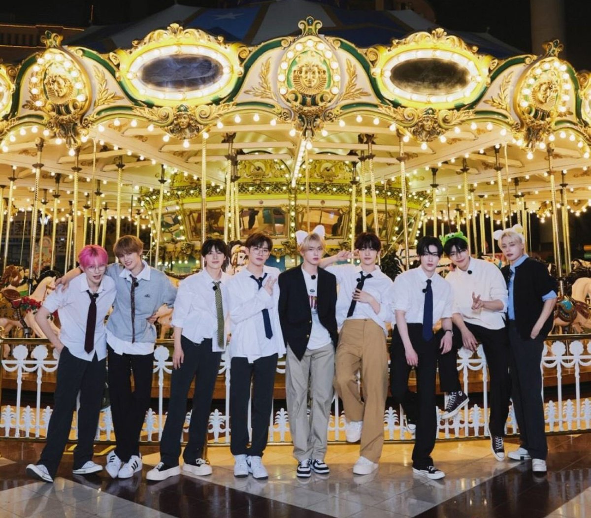 nyangteoliz's tweet photo. I still hold them dearly in my heart, i know their bond is also beyond what we see and what we thought how close they are 🥹💐 https://t.co/LXPtMLNcGI