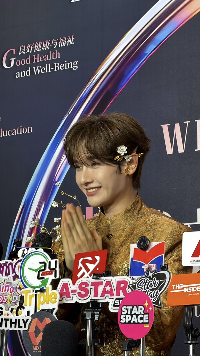 themangozero's tweet photo. 🇹🇭🇨🇳พาชมบรรยากาศในงาน 2026 WEIBO GALA สุด Exclusive ยกทัพศิลปินและนักแสดงทั้งไทยและจีนกันมาเพียบ!
เตรียมรับดาเมจความหล่อ ความสวย ออร่าพุ่งกันได้เลย 🎤🎬✨💕
.
ความชุดอลังพี่แมงโก้ให้น้องนายเลยร้อยคะแนนเต็ม
.

WEIBO GALA 2026 AT SIAM PARAGON
#WeiboGala2026xSiamParagon 
#WeiboGala2026 
#WeiboGala2026XGQC 
#นายท่านกรชิต #高卿尘
#GaoQingchen