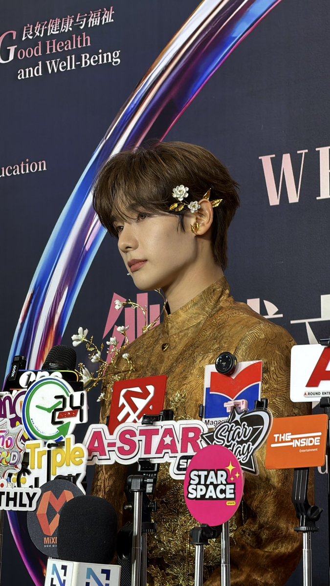 themangozero's tweet photo. 🇹🇭🇨🇳พาชมบรรยากาศในงาน 2026 WEIBO GALA สุด Exclusive ยกทัพศิลปินและนักแสดงทั้งไทยและจีนกันมาเพียบ!
เตรียมรับดาเมจความหล่อ ความสวย ออร่าพุ่งกันได้เลย 🎤🎬✨💕
.
ความชุดอลังพี่แมงโก้ให้น้องนายเลยร้อยคะแนนเต็ม
.

WEIBO GALA 2026 AT SIAM PARAGON
#WeiboGala2026xSiamParagon 
#WeiboGala2026 
#WeiboGala2026XGQC 
#นายท่านกรชิต #高卿尘
#GaoQingchen