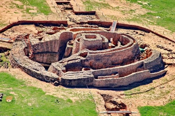 Le_BeauSourire's tweet photo. La gente no es consciente de que esto es de la misma época que esa cosa llamada Stonehenge https://t.co/q5Y7hhMq0z