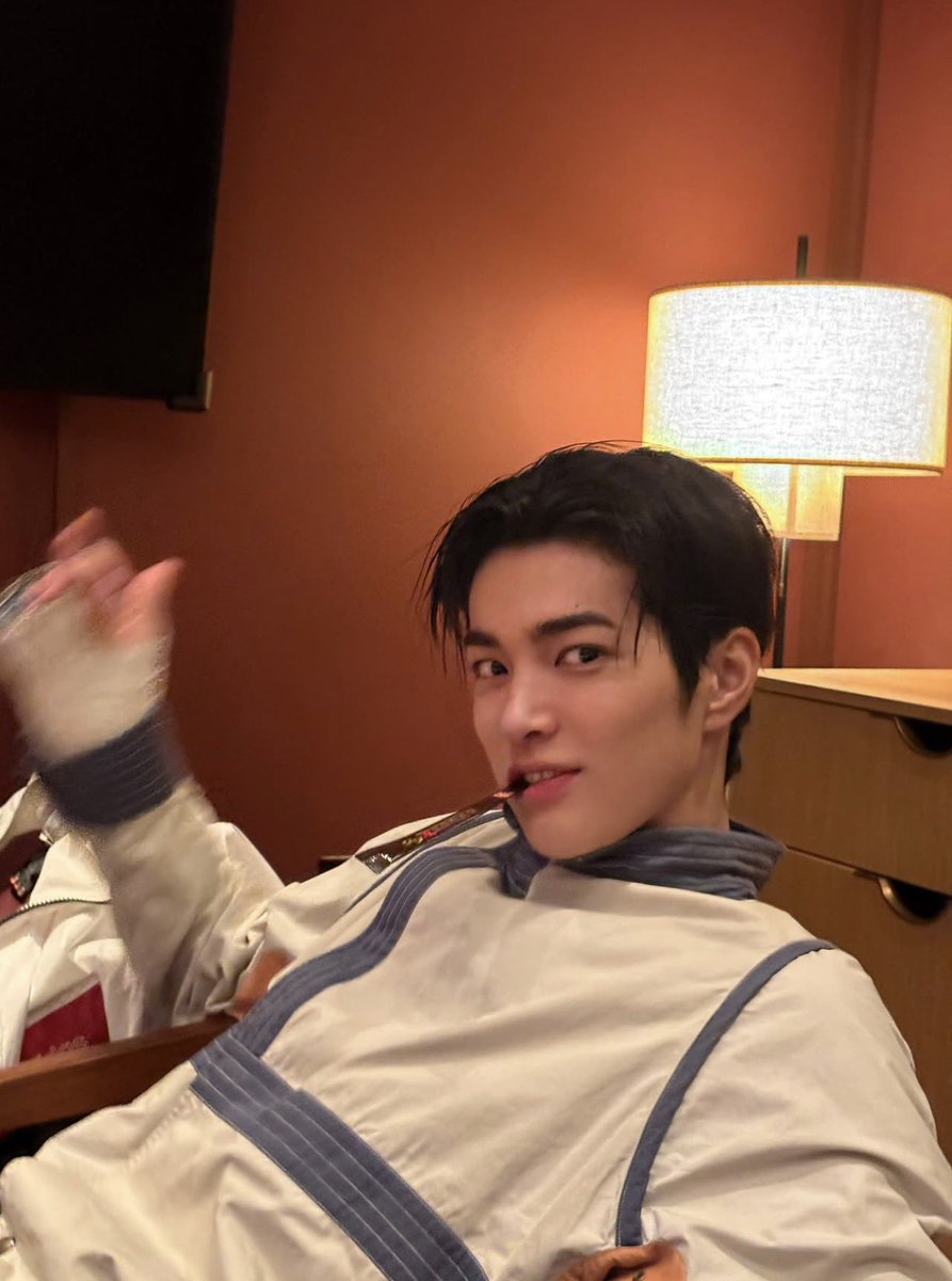 Keonhyeon_meng's tweet photo. ngadep kanan hoonhyeon, ngadep kiri marseongz, ngadep depan keonhyeon😁😭🫂 https://t.co/OwDS1NAhQ1