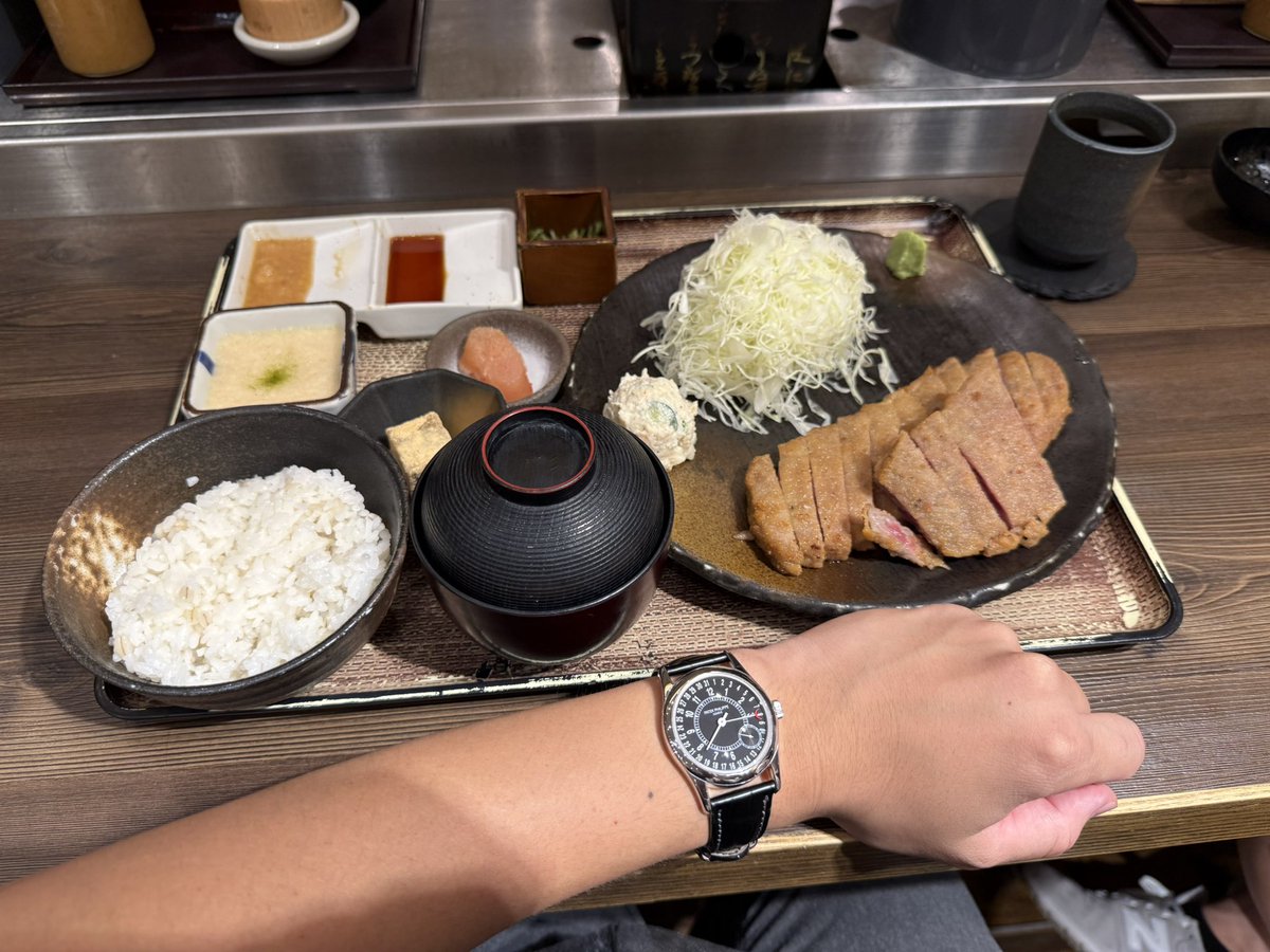 watch_lover_ss's tweet photo. 本日一食目、いただきます😋😋😋 https://t.co/bkTxxYllMX