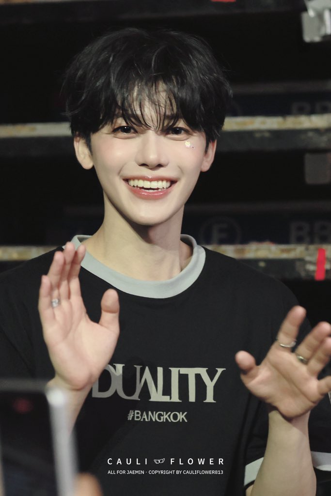 cauliflower813's tweet photo. 260808 Duality Bangkok

#JAEMIN #재민 #ジェミン https://t.co/0dSiPX3Fyp