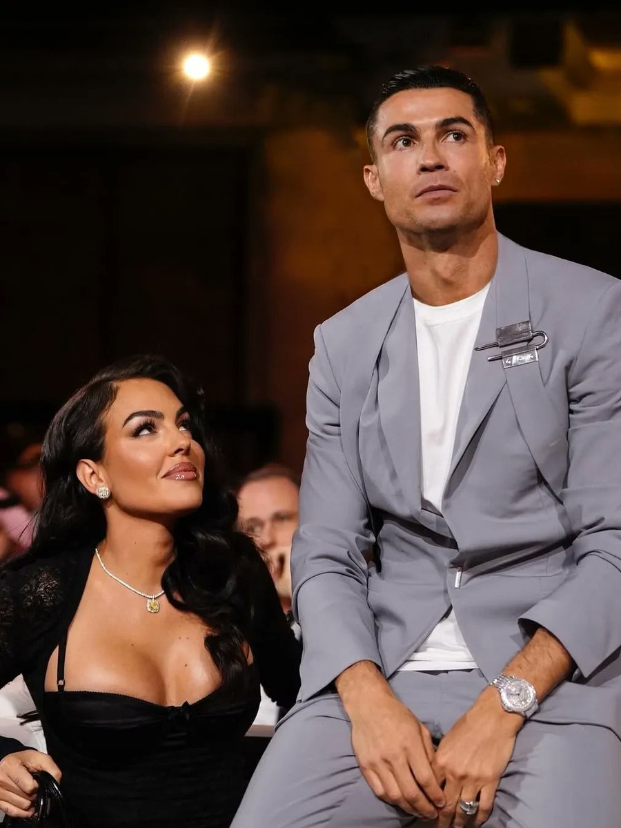 bosunatiklama's tweet photo. Cristiano Ronaldo, 5 çocuğunun annesi olan Georgina Rodriguez ile bugün evlenecek. (Marca) https://t.co/8Rt9aj6Jx9