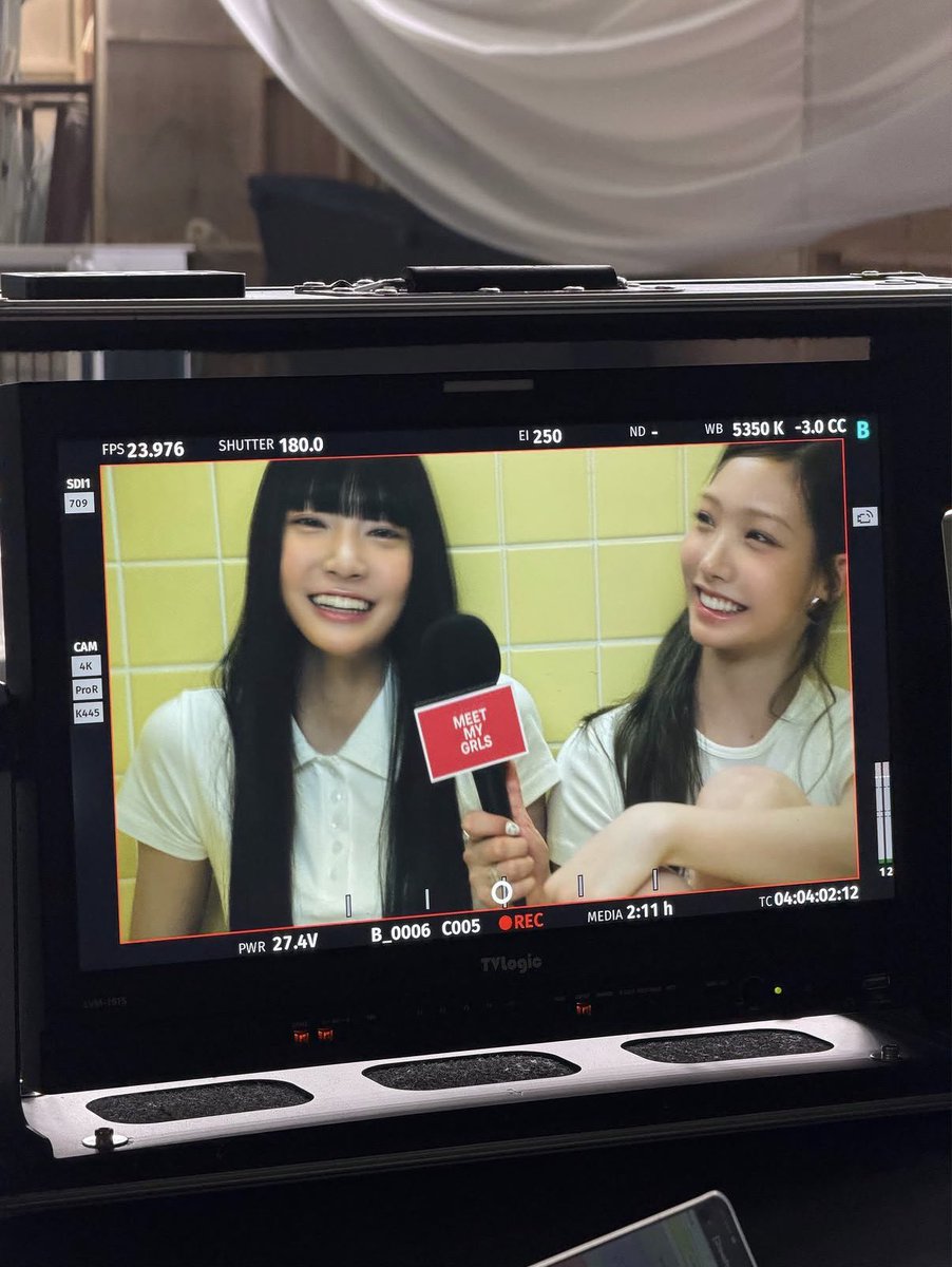 tuideimnida's tweet photo. 260808 TUIDE Instagram Update

GRLS behind the scenes

#TUIDE #튜이드 https://t.co/XCrOeDbUQa