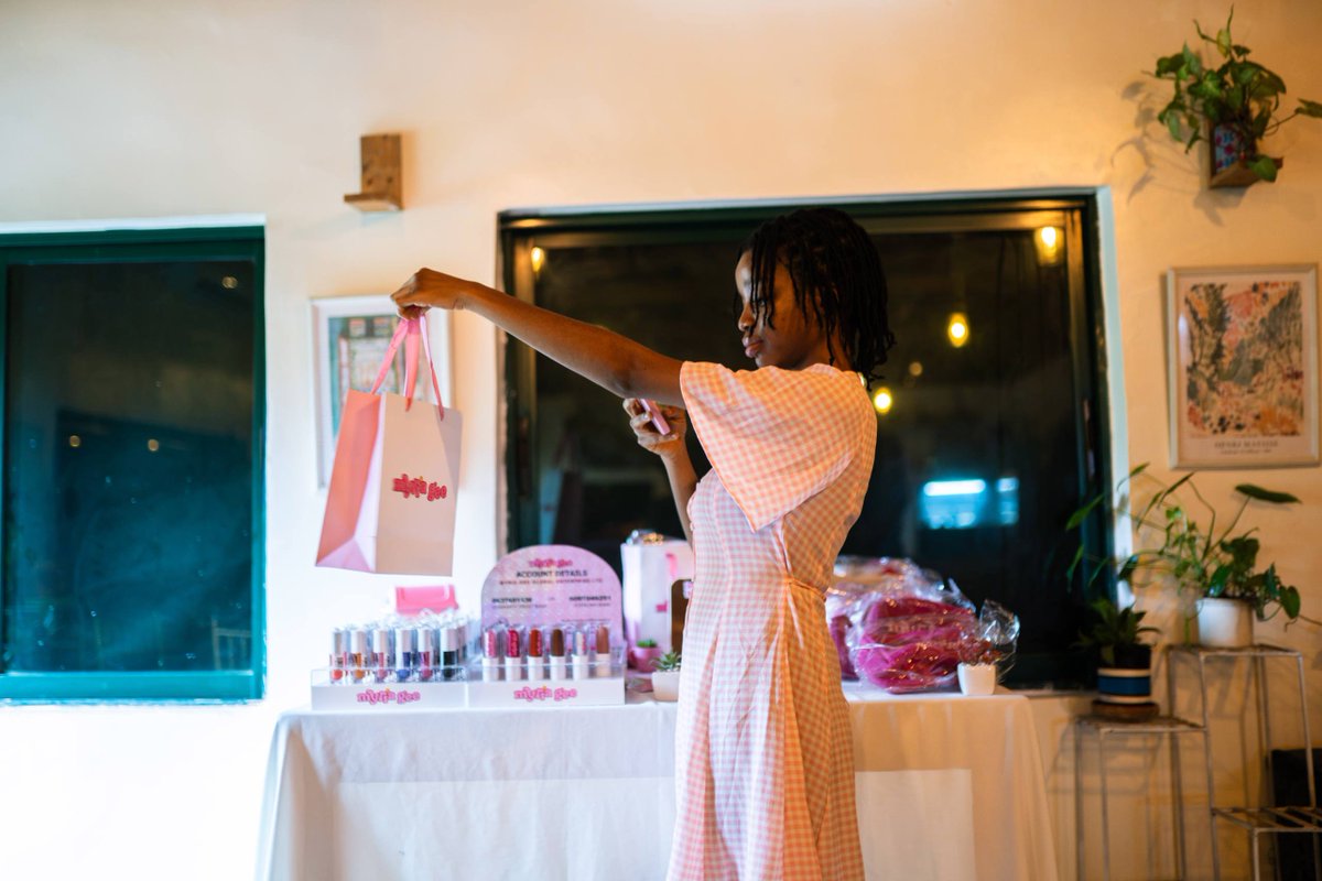 myriagee's tweet photo. Good people, great energy, and unforgettable moments. 📸✨ 

The #GLOSSIP watch party was one for the books. Thank you to everyone who showed up and made it special! and thank you @strobrie for hosting us💕🫶🏽

#WatchParty #myriagee #myriancam https://t.co/Svciu7BYGl