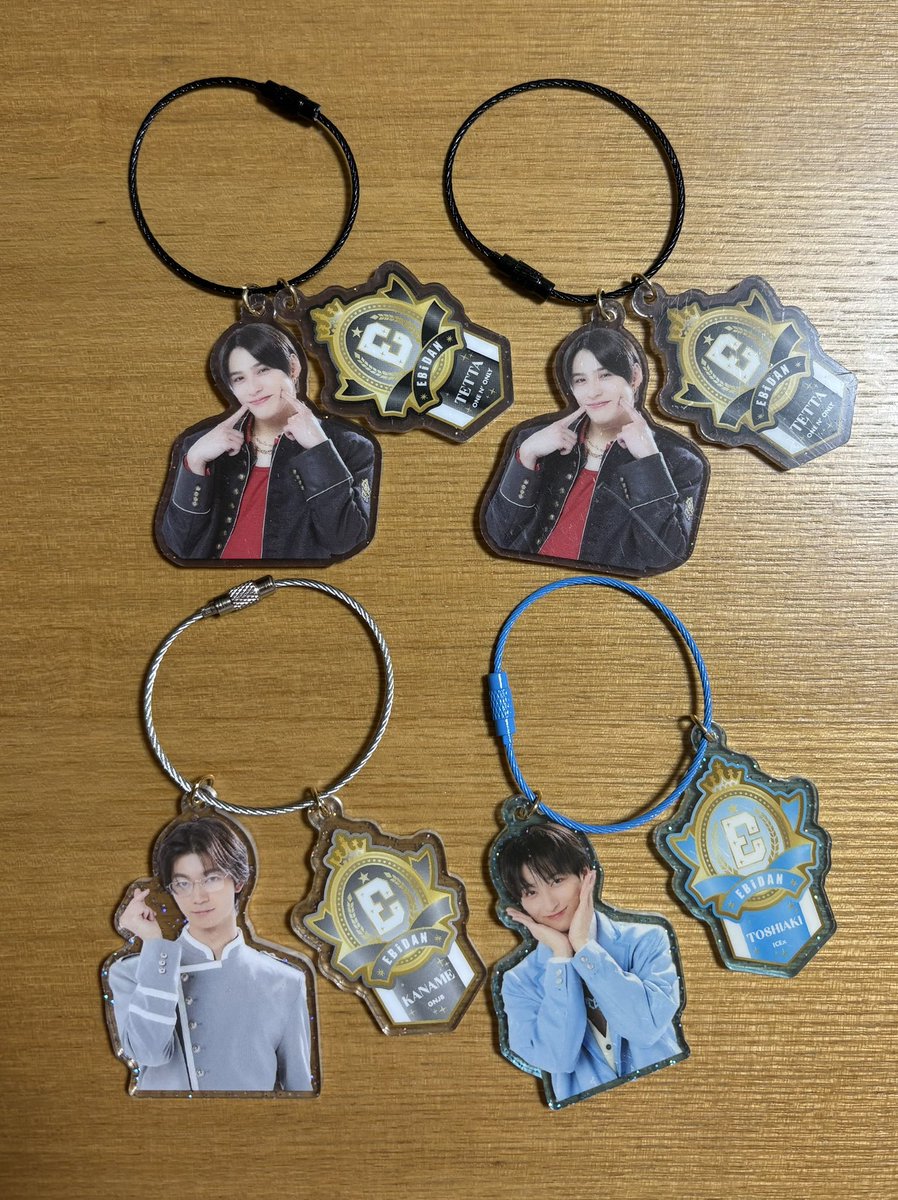 s2ut0's tweet photo. EBiDAN THE LIVE 2026 エビライ アクリルキーホールダー  交換

【譲】B:TETTA×2、D:吉澤、筒井（画像参照）
【求】 芳賀、REI、吉田

8/14 エビライ手渡し＞大阪市内手渡し＞郵送

お心当たりある方ご連絡お願い致します。

#EBiDAN交換 https://t.co/9crLkFY5mk