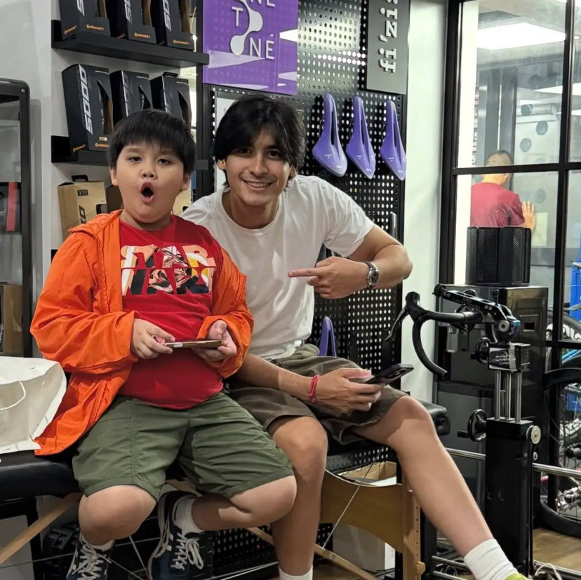 clioqvp's tweet photo. andres sighting 👀♥️ — thanks tita spons sa photo hihi 

#kaidres | #kaimontinola | #andresmuhlach https://t.co/Kz0LxgeEKa