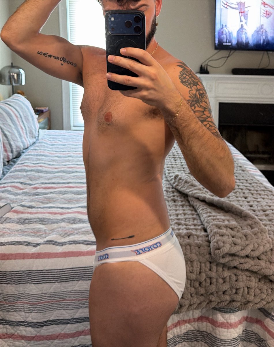 aDAMNmurf's tweet photo. Something about a white brief https://t.co/IHDBw6yDh8