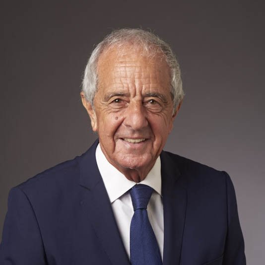 gabocarp2003's tweet photo. 🚨‼️PELIGRA LA VIDA DE D'ONOFRIO.
El ex presidente de River Plate se establece internado en la Clínica Rossi
"Lo encontraron desmayado en su casa"

➡️Se cree que se autoeligio como sacrificio para que River gane la Sudamericana este año

ℹ️@HernanSCastillo https://t.co/FQmoGs99HB