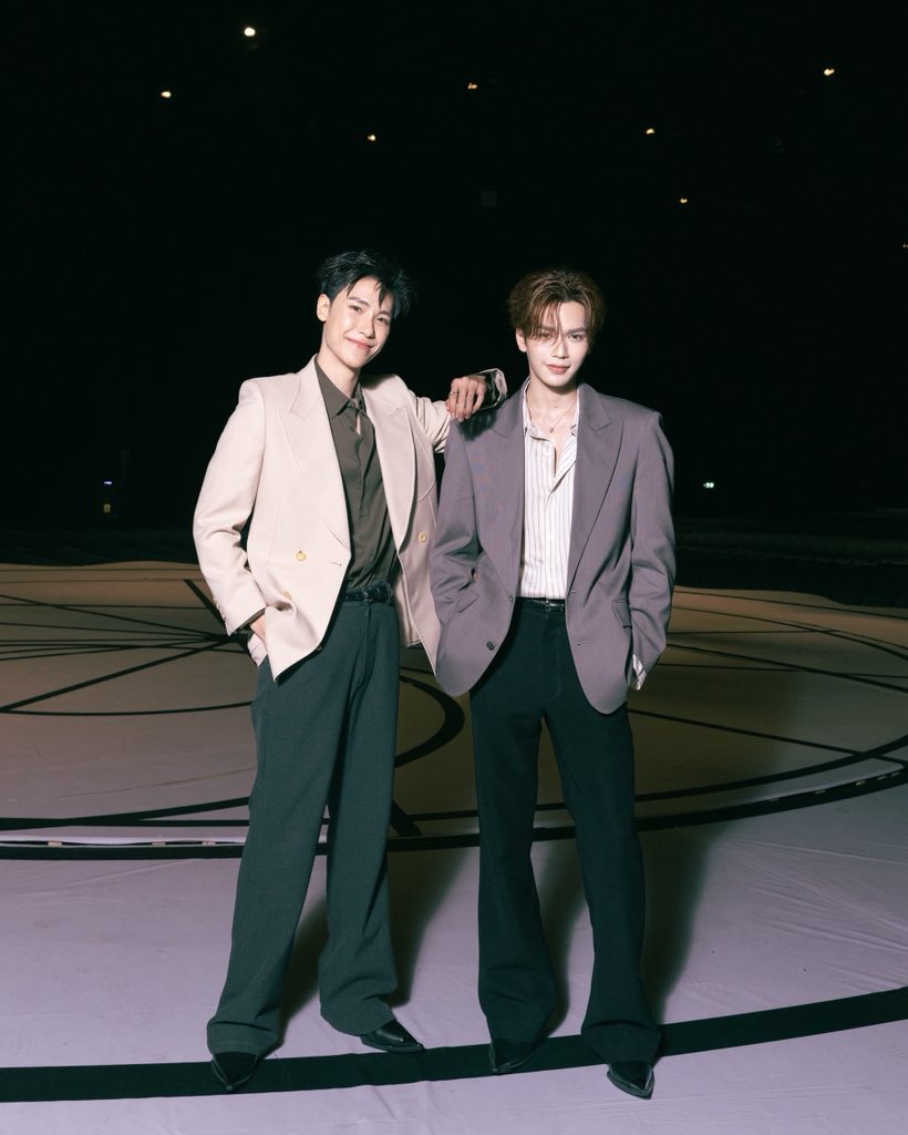 GMMTV's tweet photo. JUNIOR MARK ARE READY TO SUNNYMOON 🌞🌛 #JuniorMarkConcertD2

JUNIOR MARK SunnyMoon CONCERT 🧳🚐 
📌 Buy Live Streaming Tickets 👉 https://t.co/B8RIUD8Ye1 https://t.co/feCCZYp3dQ