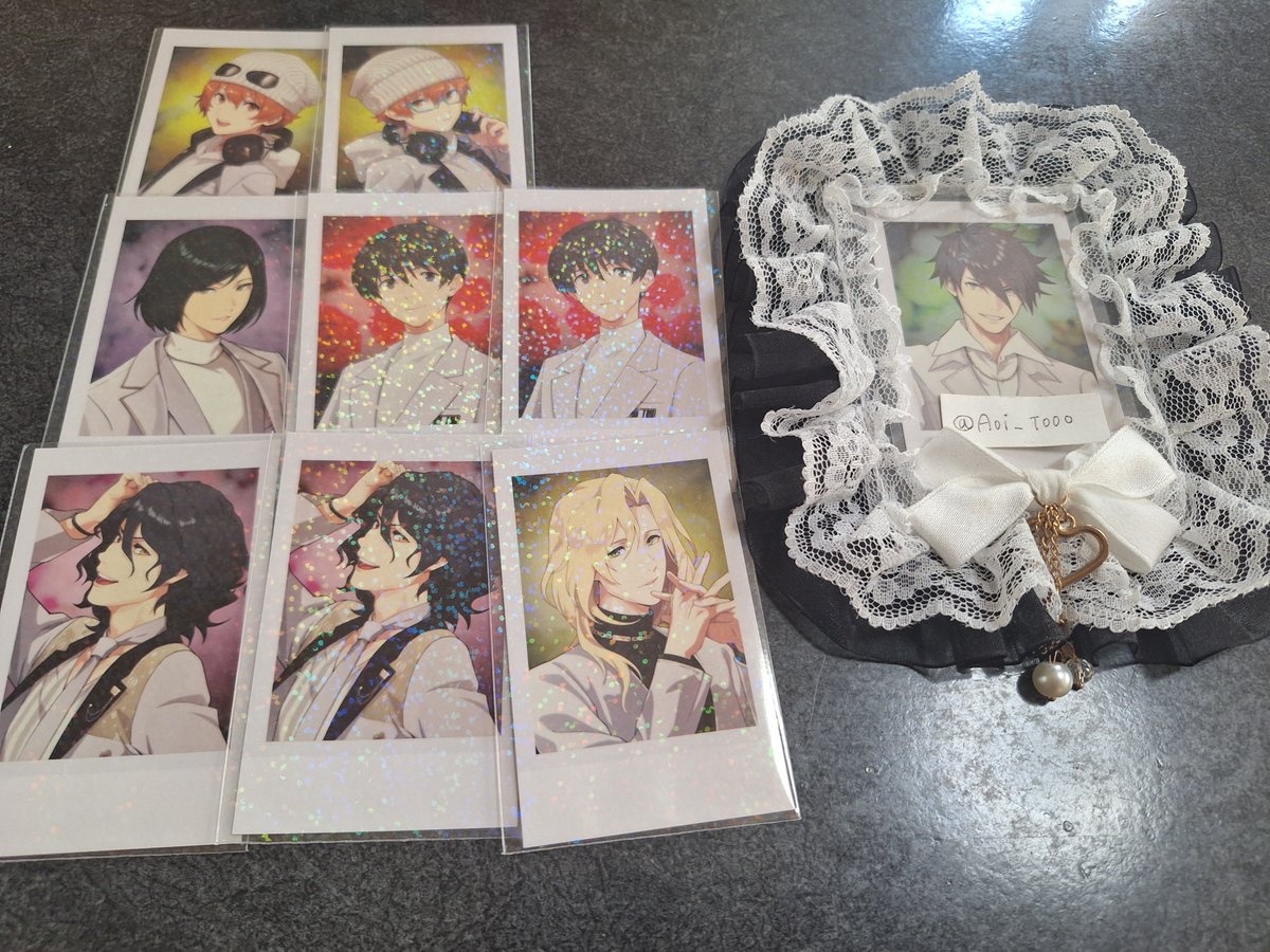 Aoi_T000's tweet photo. 交換
SideM FiFS インスタントフォト風カード 

譲)冬馬 北斗 輝 翼 薫 圭 麗 隼人 旬 享介 悠介 アスラン 直央 志狼 涼 大吾 一希 クリス 九郎 ピエール 朱雀 玄武 次郎 龍

求)缶バ：英雄 類 タケル
カード：想楽(White各1)>英雄 類 漣 タケル 道流
特典：英雄 類 漣>タケル 道流

郵送のみ 箱別️⭕️ https://t.co/sNYkiuOdJK