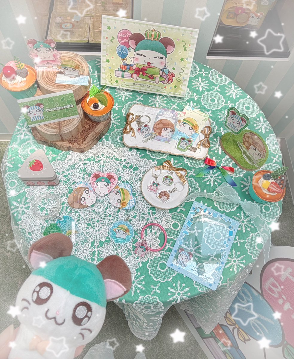 rio0v0o's tweet photo. ハム太郎とかぶるくんのお誕生日ブースがさらに豪華になってた🧡💚🐹🎂 https://t.co/Rq0dFFN551