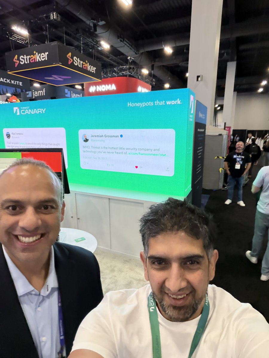 haroonmeer's tweet photo. It’s a form of inception..

@jeremiahg at the booth while @jeremiahg is on the booth.. https://t.co/ZfiHl79CAJ