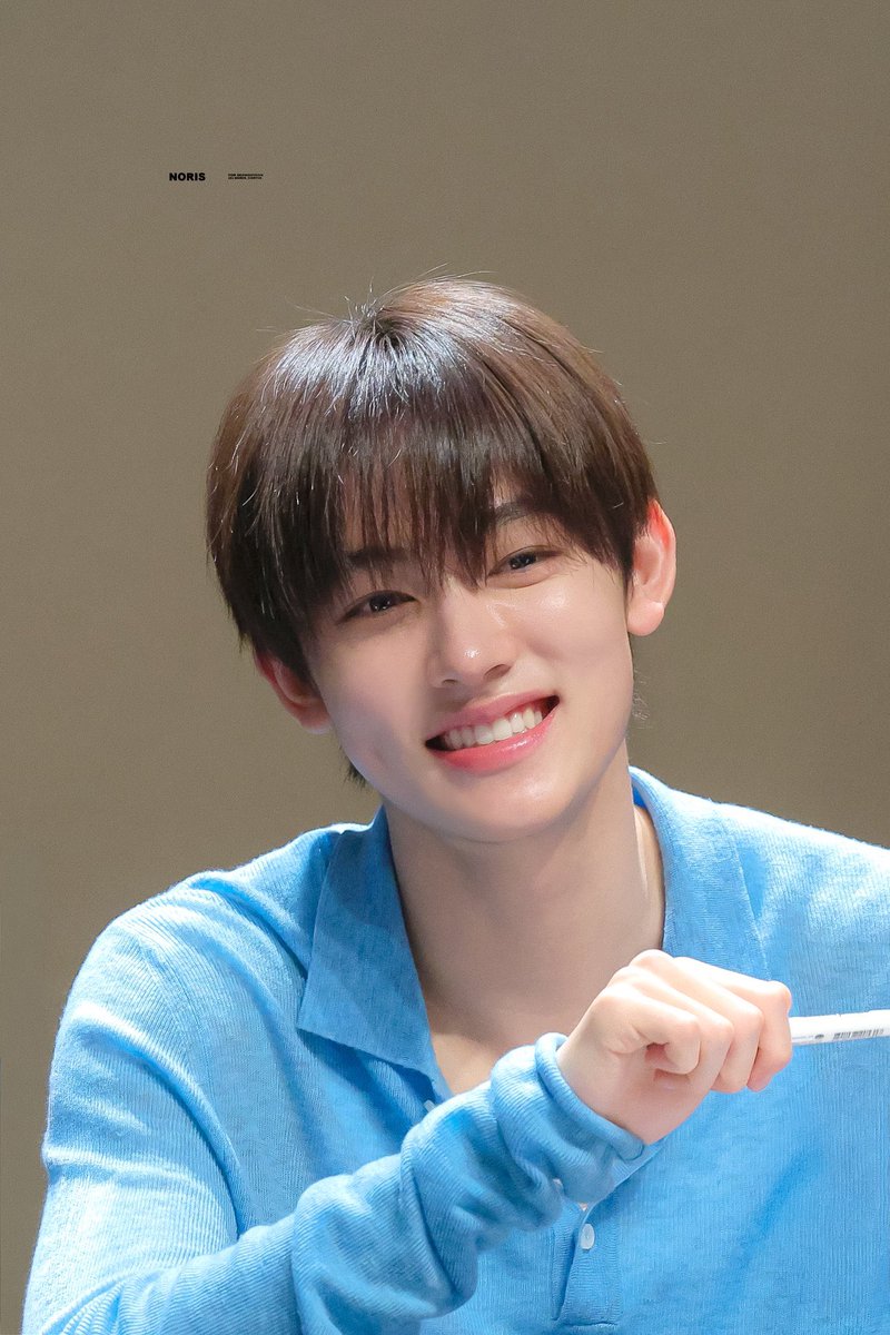 krtsi0_'s tweet photo. 성현이 미모 미쳤던 날 https://t.co/XOKq63VhTM