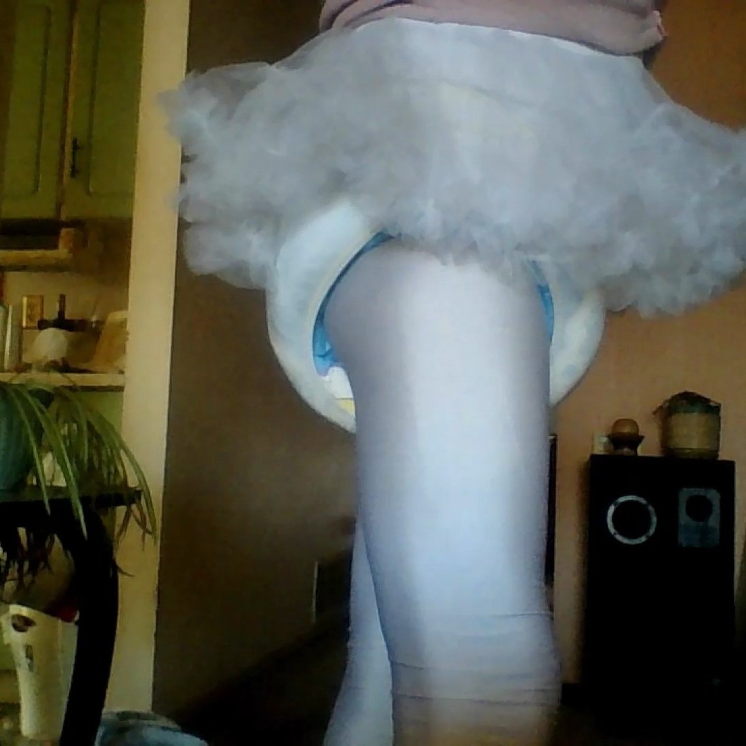 DiaperG62539026's tweet photo. The picture says everything. How many of you put your babies in a Tutu? https://t.co/YODwF5l9OM