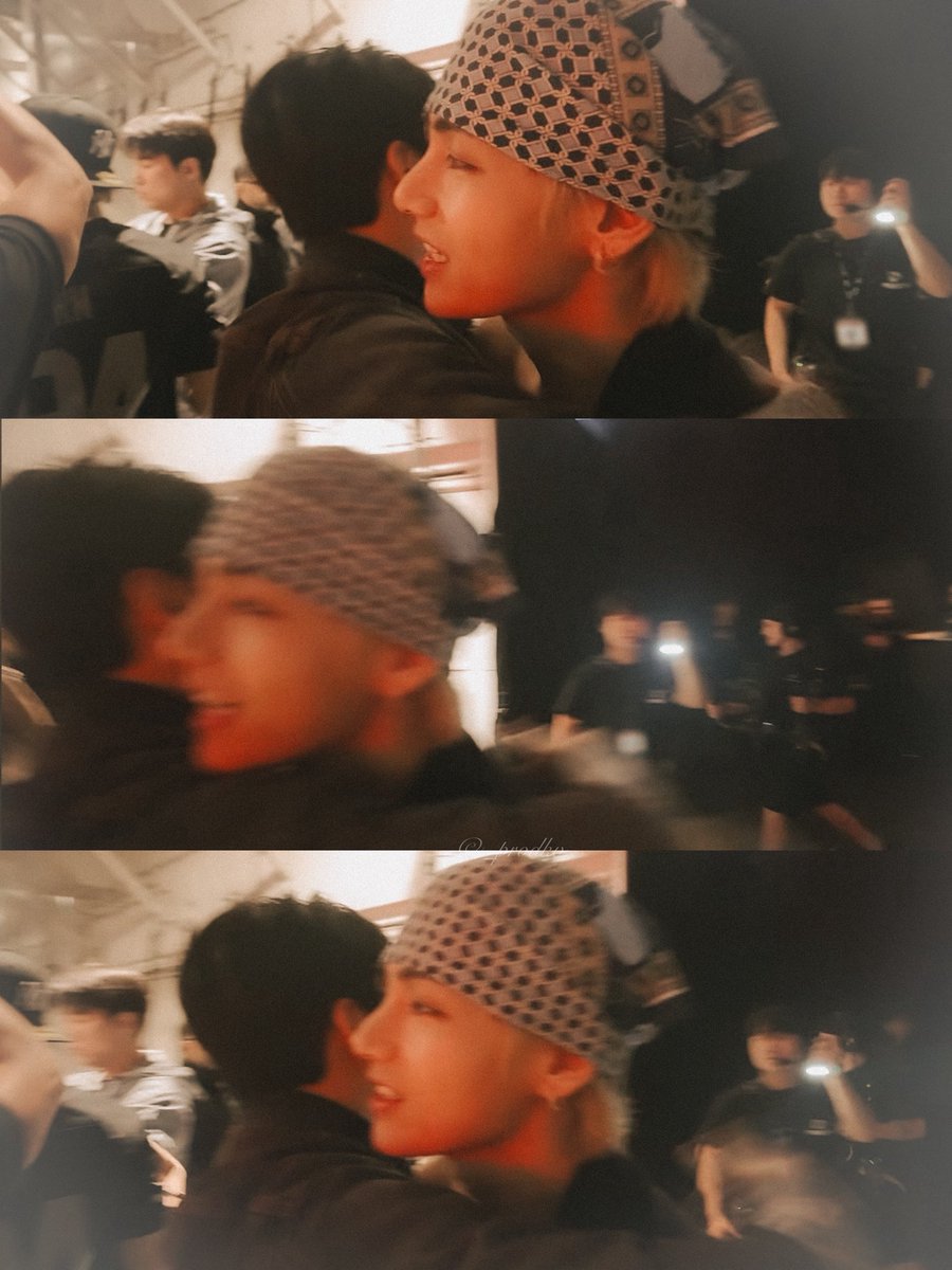 _prodkv's tweet photo. jungkook’s tight hug to his taehyungie hyungie hyung. 🥹🫂💘 https://t.co/rlqSPPWiwA