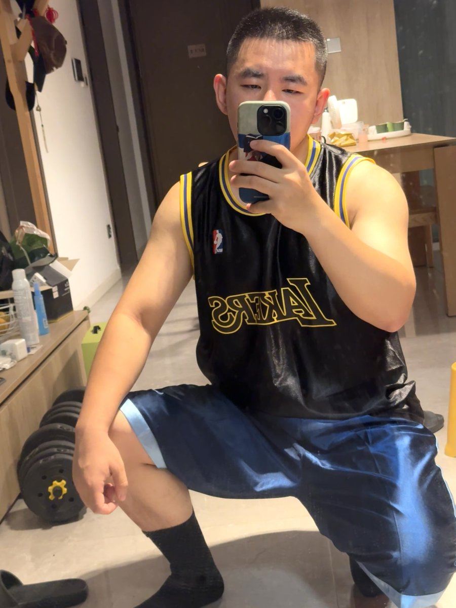 BILight3d's tweet photo. 锻炼🏋️ https://t.co/K3gdKdbA2A