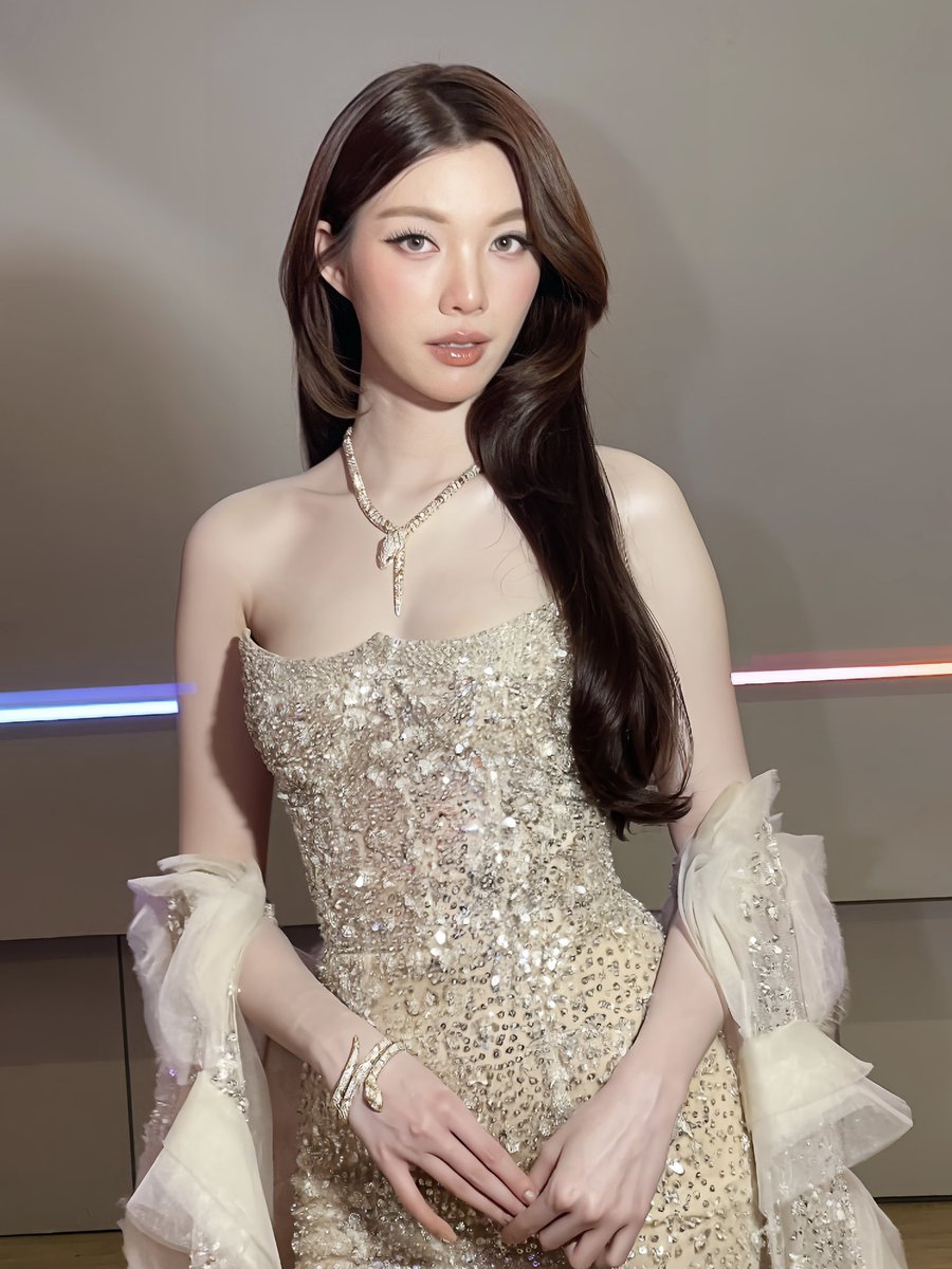 LingOrmTagTrend's tweet photo. ชั้นตรายยยยยยฟหสกาด่วฟห น้องออมสวยม๊ากกก 

#OrmKornxWeiboGalaNight
#OrmKornnaphat #ออมกรณ์นภัส https://t.co/KSwHbXSosU