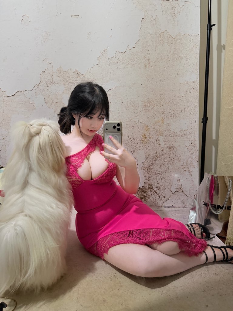 theresecole's tweet photo. 母把乳晕露出来去外面露出会被路人强奸吗 ？#妈妈 #主人 #switch #bbw #奶子 #反差 #小狗 https://t.co/Nrnn2WTrZm