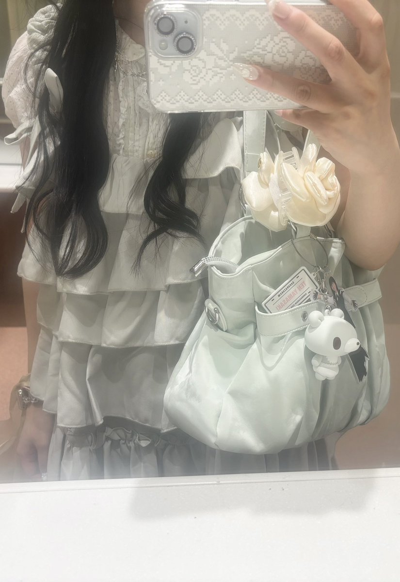 XbeaZk's tweet photo. SHEINで買ったカバンと色おそろい かわいい🌱 https://t.co/9MJJYXvACE