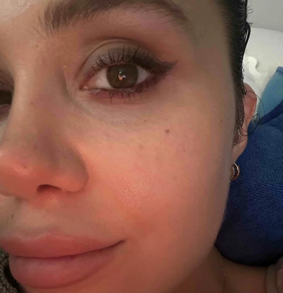 nssebh's tweet photo. Hande Erçel denen kişi öyle bi şey ki Avm de şu kalem farlardan bir tane kalmamıştı geldiği gibi bitiyor dedi çalışan ve indirimsizmiş orada. alın net kolay sürüm suya dayanıklı hele bordosu
Link bacılar- https://t.co/9h0fdj6sv8
#DursunÖzbekİstifa #EgeAliAkyol #DünyaKedilerGünü https://t.co/bqge6ir1nY
