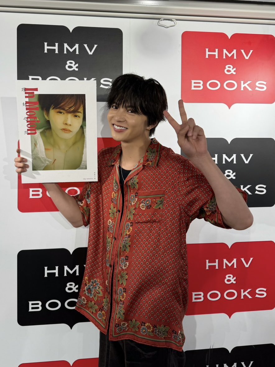 GL9_FB's tweet photo. 【佐藤大樹】

／
佐藤大樹2nd写真集
『In Motion』発売日㊗️
＼

おかげさまで！
ついに本日、発売となりました🎊

今日は、マスコミ囲み取材でたくさんの媒体様にご取材いただき、その後は楽しみにしていた発売記念イベントでした✨

囲み取材の記事をリツイートしていますので、ぜひご覧いただければと思います。
お越しくださったマスコミ関係者の皆さま、誠にありがとうございました🙏

また、イベントに参加してくださった皆さま＆可愛いうぱごろう達、ありがとうございました📕おかげさまで、とても良いイベントとなりました☺️

明日は、大阪🐙
世界さんも一緒です！　お待ちしております！

@taiki__official 
@fantastics_fext