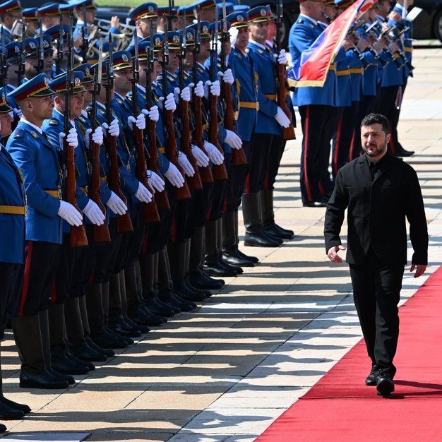 amfetaminolohie's tweet photo. Molim za finu tišinu, hoću da čujem i pomirišem svaku suzu: Lompara, Nestorovića, Matije Bećkovića, Duleta Savića, Ljiljane Smajlović, Srđana Đokovića, Đorđa Vukadinovića, Boška Obradovića, Vulina, Miloša Jovanovića, Kusturice, Malagurskog, Milorada Vučelića i Danice Grujičić. https://t.co/DIToSARR4u