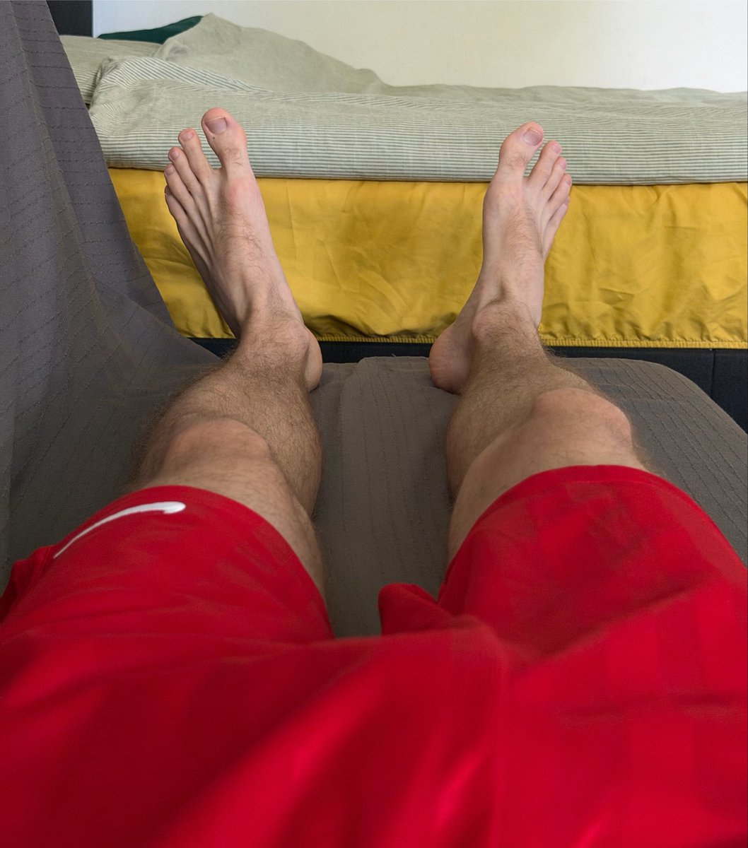 b_demolished's tweet photo. 🦶🏻Feet EU 44 https://t.co/op2U9pmaVR
