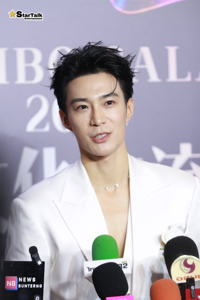 startalkent's tweet photo. "ZhangMingBo" ในงาน 2026 WEIBO GALA - Cultural Communication Night

#zhangmingbo #章明伯 #จางหมิงป๋อ
#WeiboCulturalCommunicationNight #WeiboGala2026 https://t.co/A7V9Eb6W33