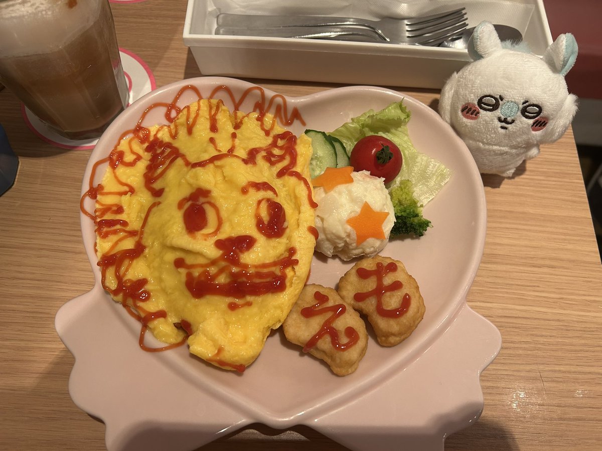 s_a_t_s_u_k_i10's tweet photo. はじめてのメイド喫茶でした🍑💛
どこ見ても可愛くて幸せ空間でしたわ https://t.co/qLSu6Zjuli