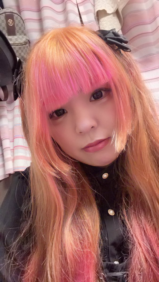 kantenchanR2's tweet photo. メイクはこんな感じ
髪は旦那に染めてもらったが
すんげえまばら…
また月末染めるかー https://t.co/yimkvhJyet