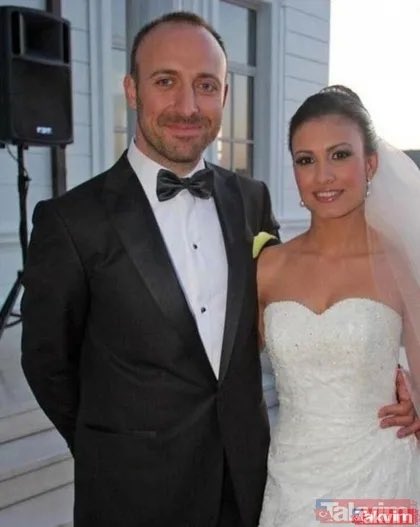 serenhanadmigiI's tweet photo. Halit ergenç ilk eşi gizem soysaldıyla evlendiğinde bergüzar korelin gizemi arayıp birbirinize çok yakıştınız demesi ve şu an halitle 17 yıldır evli olması işte kader kısmet https://t.co/RkllmbHL8R