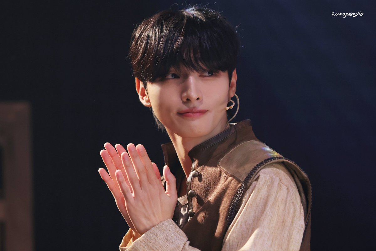 roongnergy38's tweet photo. 오늘의 룽코포🤍

260808 소년의 초상 커튼콜데이
#소년의초상 #윤지성 #Yoonjisung https://t.co/fD0oUVEIcZ