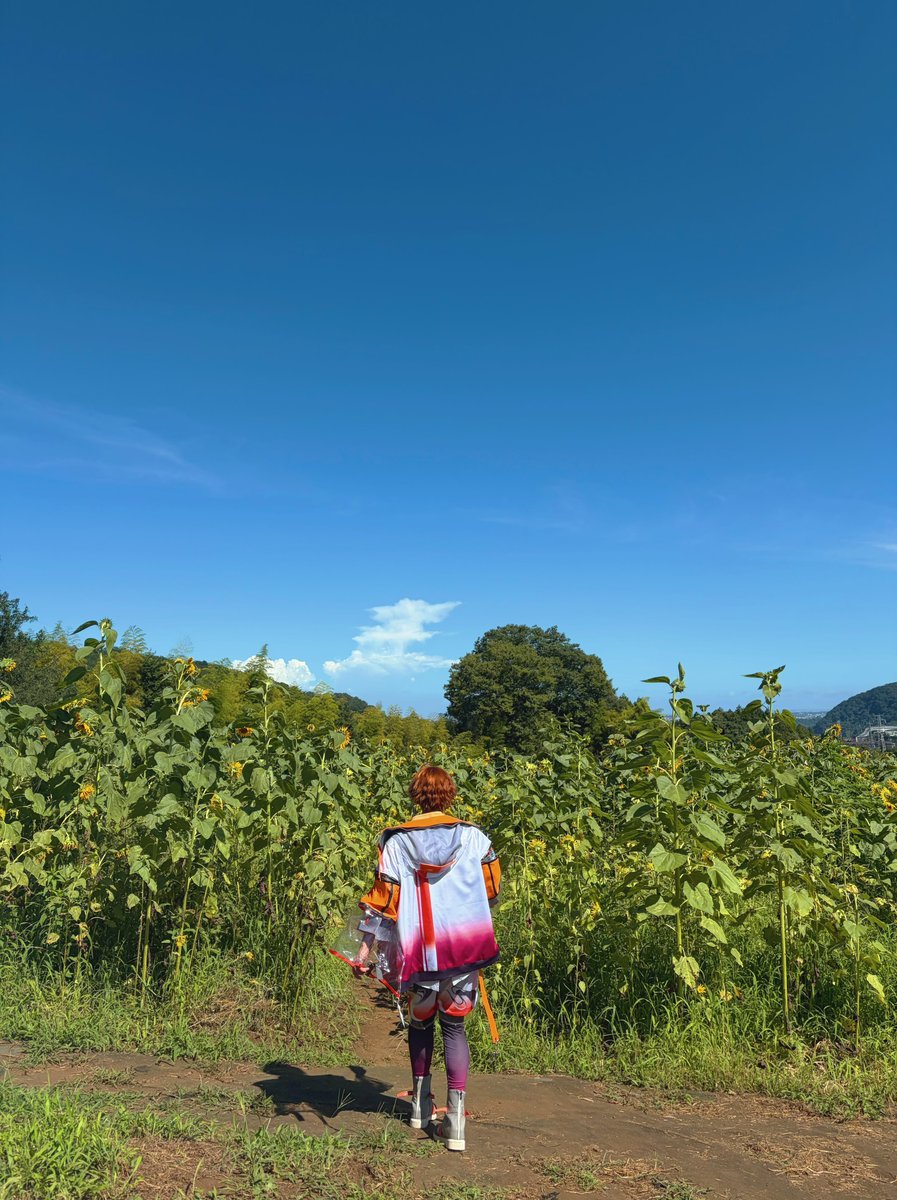 shiose_37's tweet photo. 念願のひまわり行って来たよ〜〜！！
夏日和☀️あっつかったー！！！

⚠︎📿🍔cos https://t.co/R6khBFZbqt