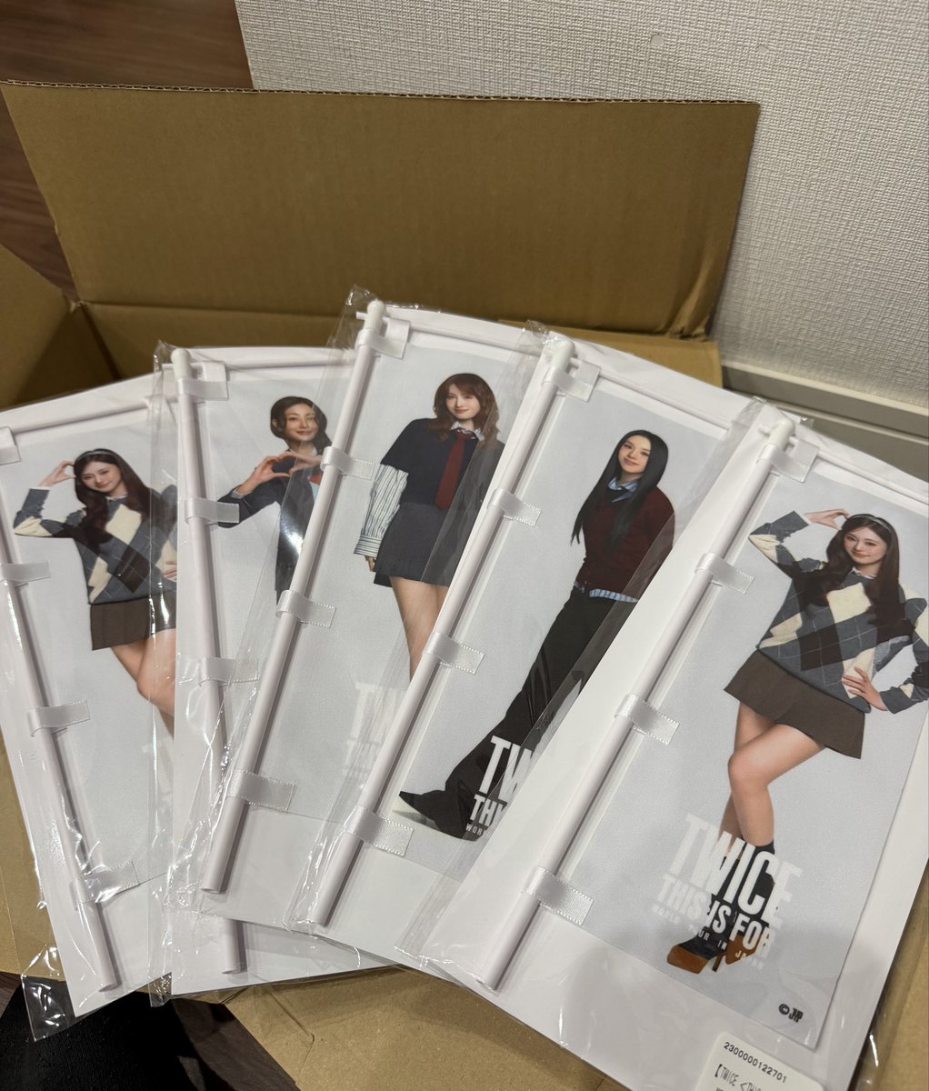 13022_bot's tweet photo. TWICEおんらいんくじミナとサナのミニノボリ交換してくださる方いませんか😭

譲　ツウィ　ジヒョ

求　ミナ　サナ

気楽にお声がけください、お願いします🙇
#twice  #twiceオンラインくじ　#twice交換 https://t.co/Y2N0tqgfPu