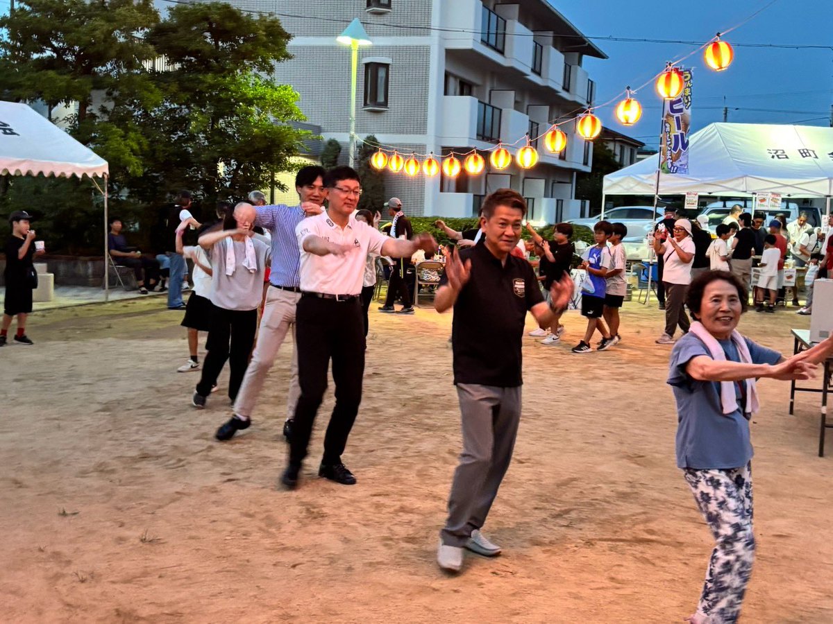 daimatsuK's tweet photo. 地域の盆踊り大会

夏祭りのシーズンも過ぎ、いよいよ盆踊りのシーズンがやってきました👘

水分補給をこまめにされ、楽しんで下さい！

少し踊らせて頂きました

#八尾市
#やお https://t.co/7SrbrfawR7