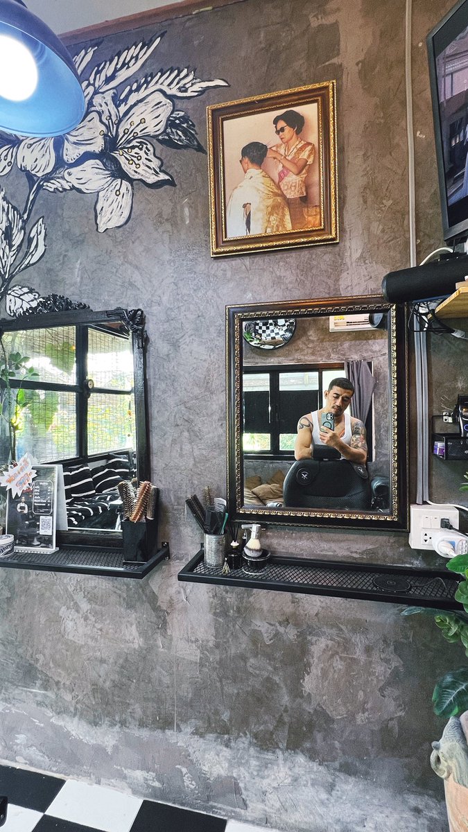K7lovesex's tweet photo. รีโนเวทร้านใหม่ ลูกค้าจะได้เยอะกว่าเดิม😁 https://t.co/qyTNKO4iJv