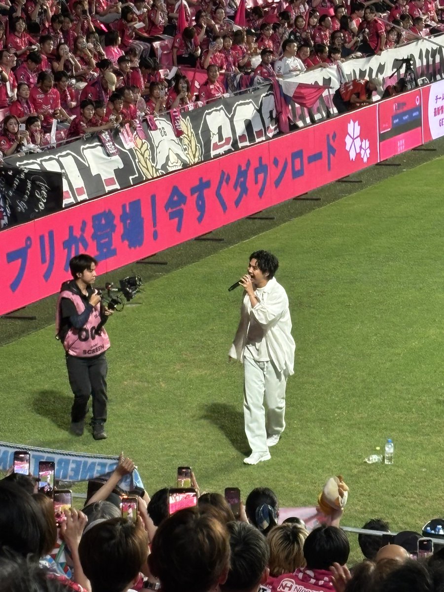 Hjt2z7xXvfuUKQm's tweet photo. 片寄涼太君近くに来てくれた！ https://t.co/1ATloFjX4Q