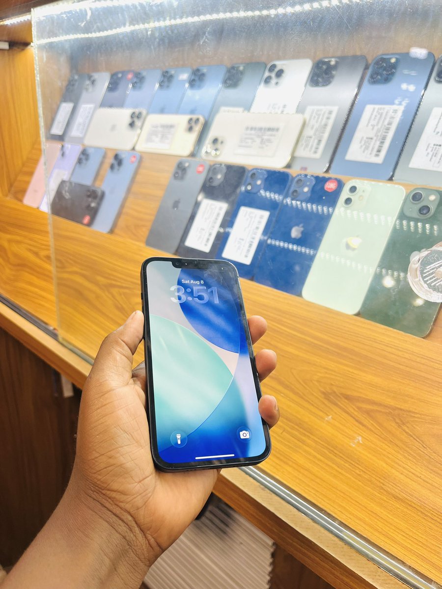 tritonegadgets's tweet photo. iPhone 13 128gb 1.15m 0772729758 https://t.co/Nvkqh9Tx2a