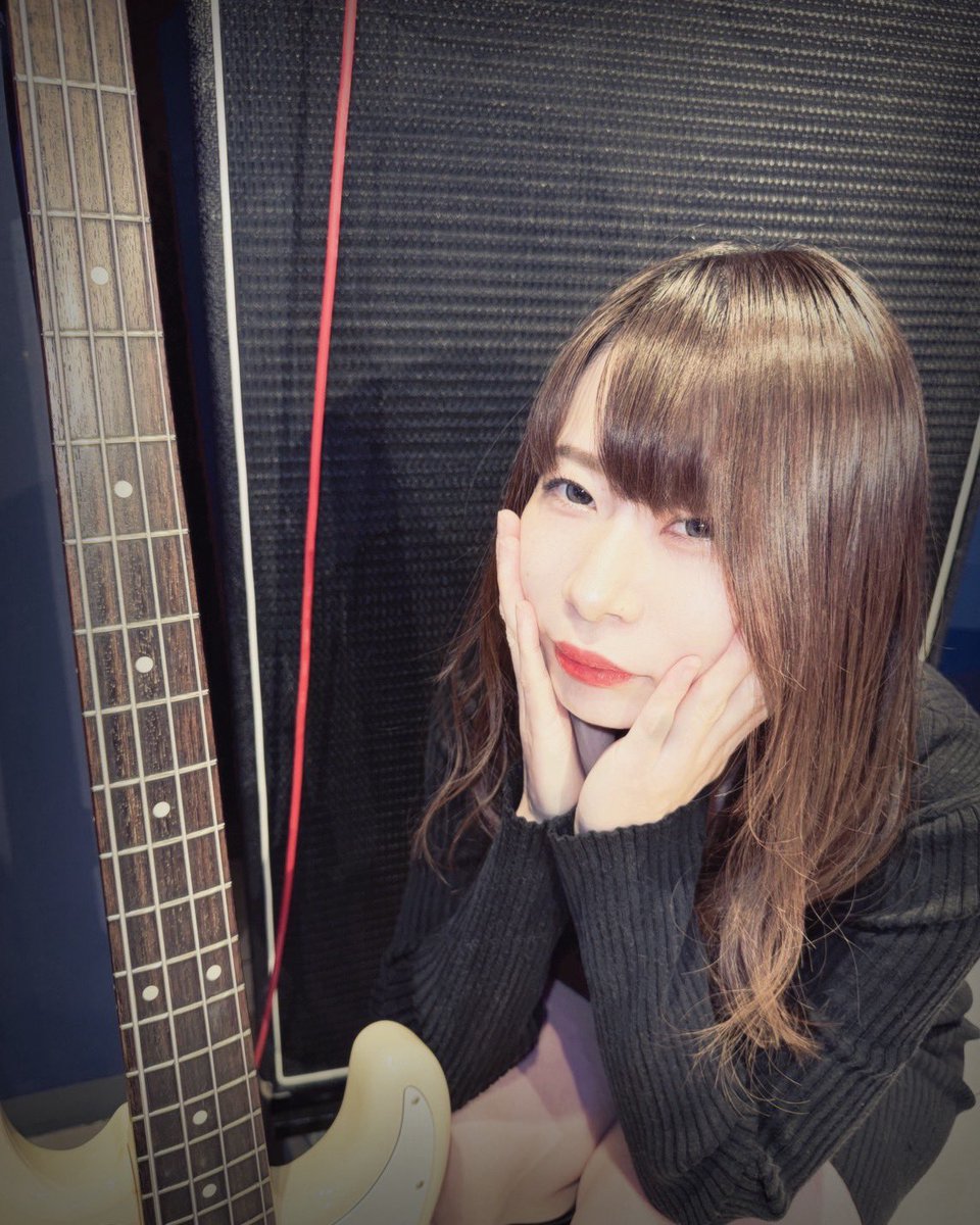 anvl_official's tweet photo. はじめまして、あなべると申します。

【メンバー】
Vo.みぃな@Miina_anvl
Ba.えりねぇ@eri_ne13 
Key.ますみ@kaneko_paomi

↓各種SNSはリプ欄 https://t.co/c30HV7VfSL