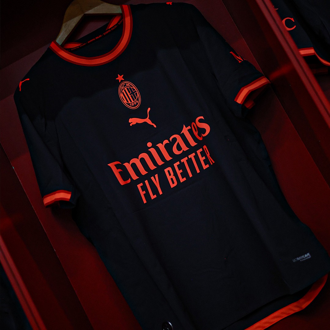 acmilan's tweet photo. The Third, up close 👀 

@pumafootball