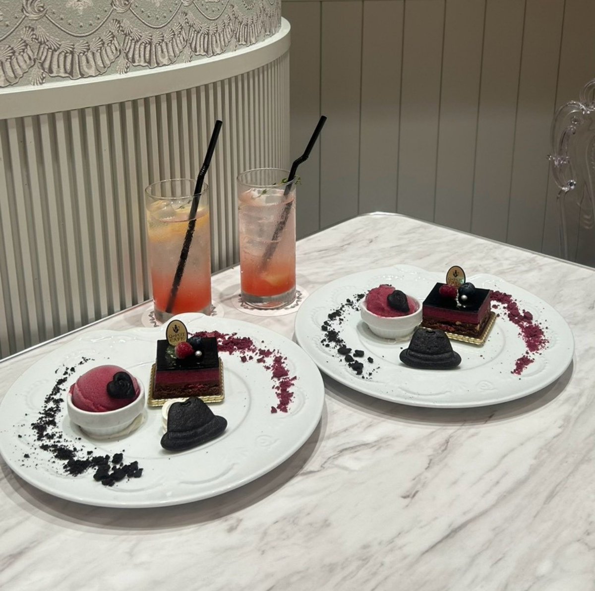 akari_candy__'s tweet photo. この間、行ってきたカフェ！
カシスはやっぱり美味しいですね～ https://t.co/fzvKEDmBpw