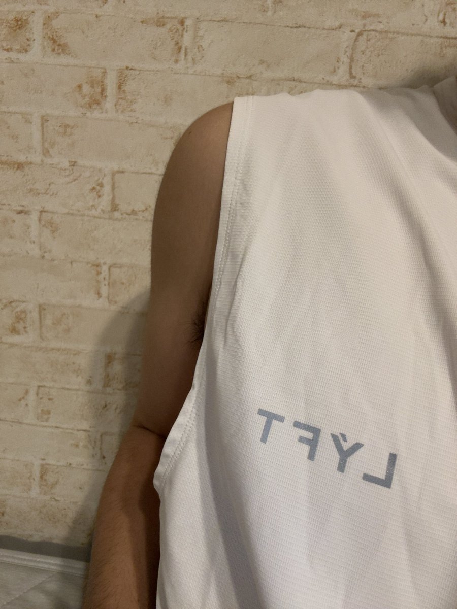 itsu1515's tweet photo. 友達から貰った誕プレ、めっちゃ良き！
LYFTデビュー https://t.co/t4kxYuPlow