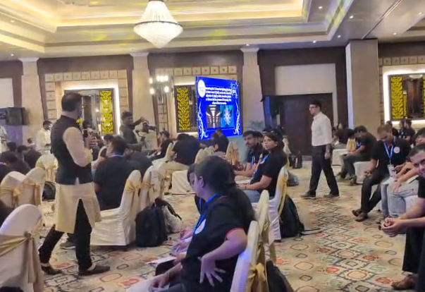 MettleMeet's tweet photo. Quizzers go all out at Mettle Meet 2026, while Quizmaster Ajay Poonia keeps the pressure high with challenging questions.

#MettleMeet2026 #BattleOfBrains #MettleMeet #QuizCompetition #Quizzing #RevivingQuizzing #MM26 #Odisha #OrissaPOST https://t.co/xI6lzAQ8cW